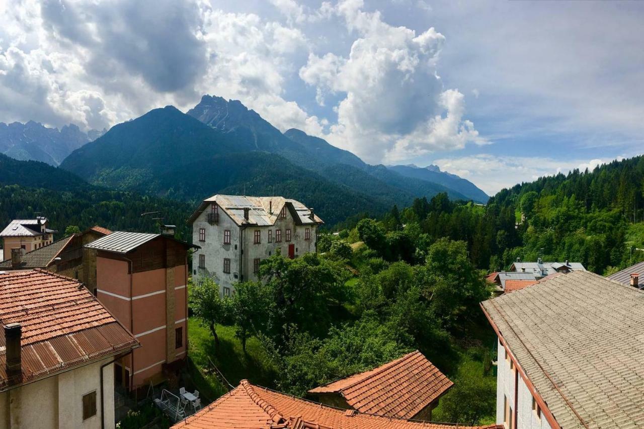 Lozzo Di Cadore - Dolomiti - Piazza IV Novembre Lozzo Cadore Ngoại thất bức ảnh