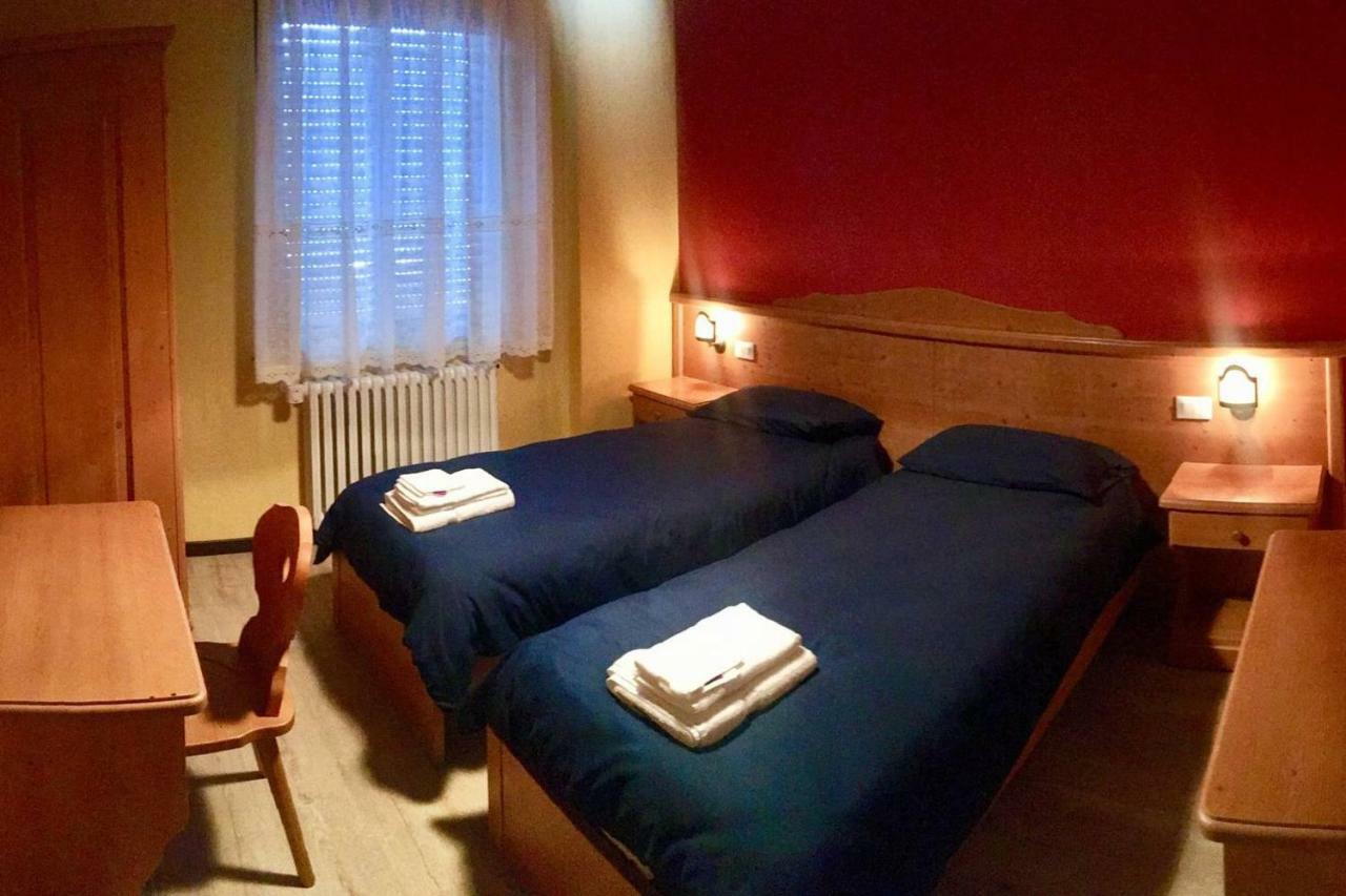 Lozzo Di Cadore - Dolomiti - Piazza IV Novembre Lozzo Cadore Ngoại thất bức ảnh
