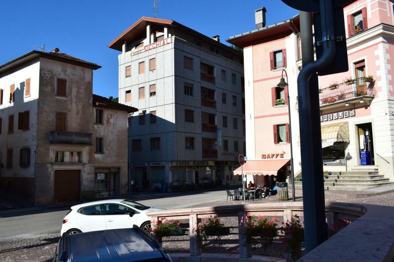 Lozzo Di Cadore - Dolomiti - Piazza IV Novembre Lozzo Cadore Ngoại thất bức ảnh