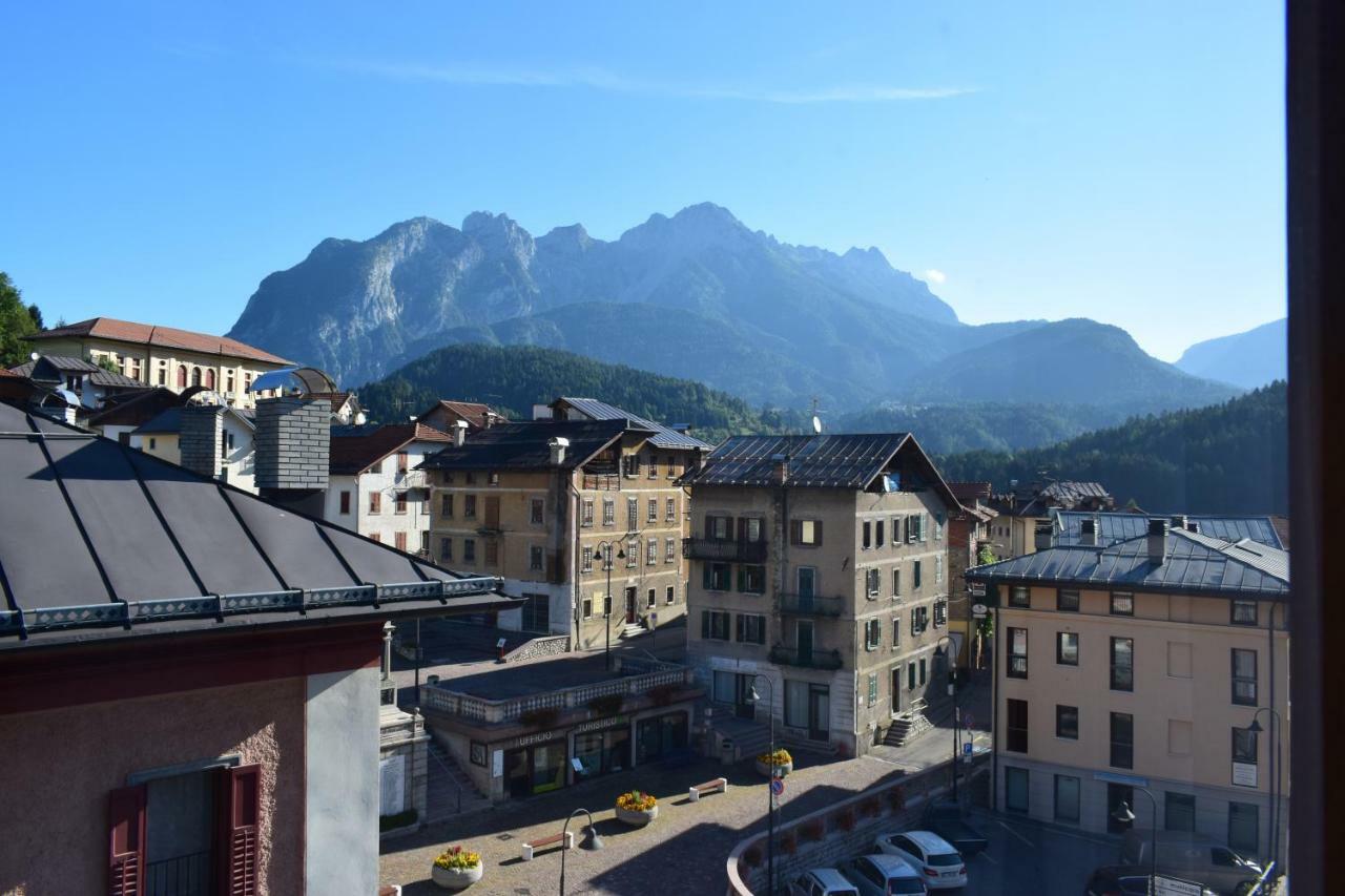 Lozzo Di Cadore - Dolomiti - Piazza IV Novembre Lozzo Cadore Ngoại thất bức ảnh